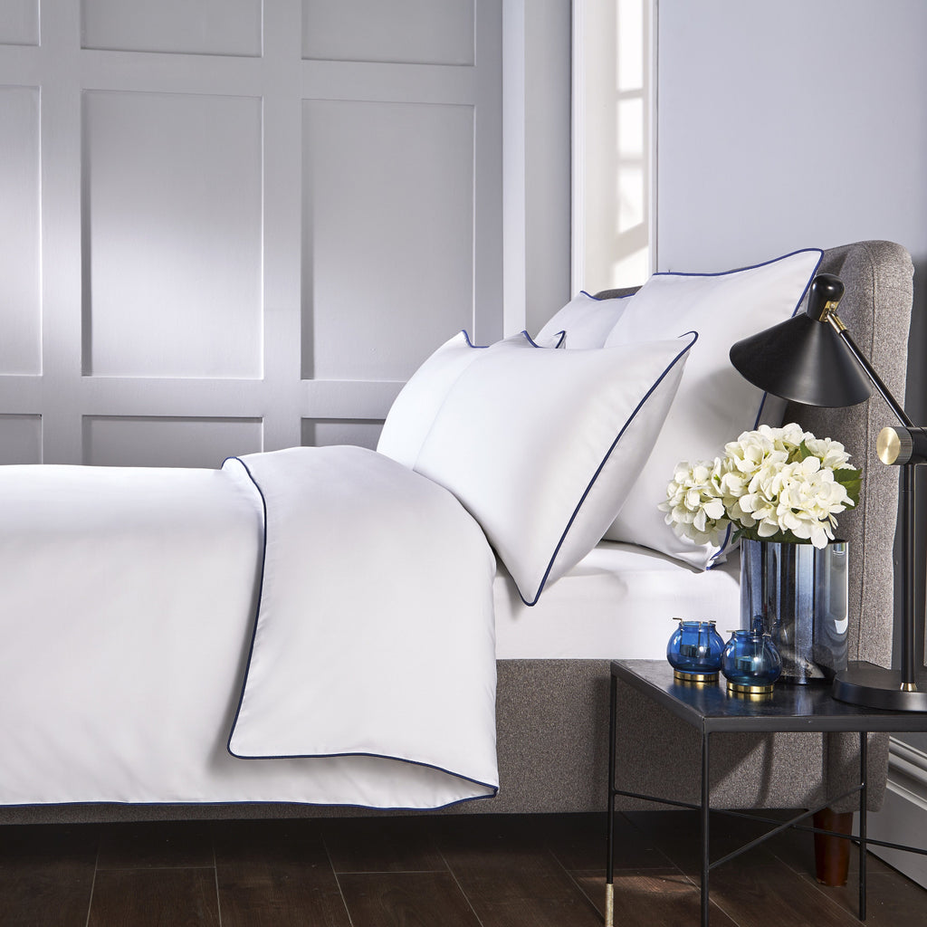 400 Thread Count Piped Edge Duvet Set - White/Navy | Bed & Bath ...