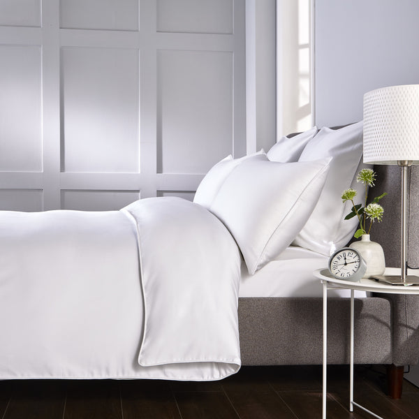 White 400 Thread Count Piped Edge Duvet Set with White Trim