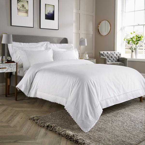 White 600 Thread Count Duvet Cover with Paisley Border