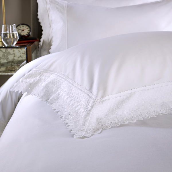White 600 Thread Count Oxford Pillowcase with Paisley Border x1
